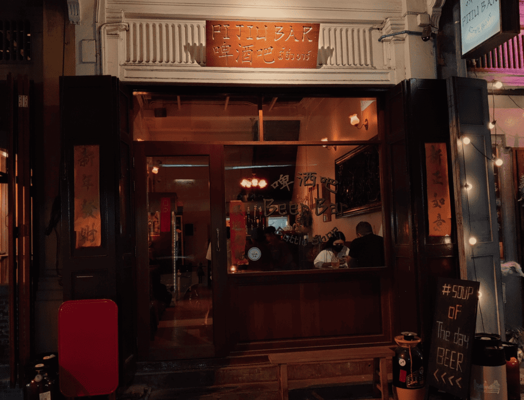 Pijiu craft beer bar in Bangkok Thailand, great place for craft beer in Chinatown