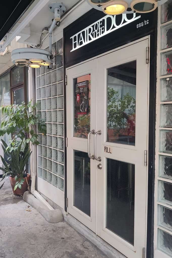 Hair of the Dog craft beer bar in Phloen Chit Bangkok Thailand.
medical center style décor