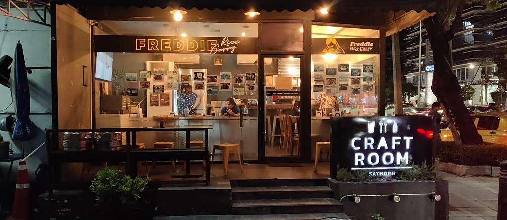 Craft Room Sathorn - craft beer bar in Bangkok Thailand. Located near the popular Lumphini park. 