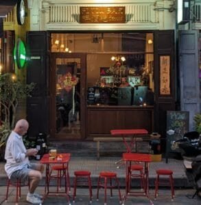 Pijiu bar in Bangkok Chinatown